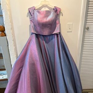 Prom dress NWT Pink and purple iridescent two piece ball gown. Full skirt.